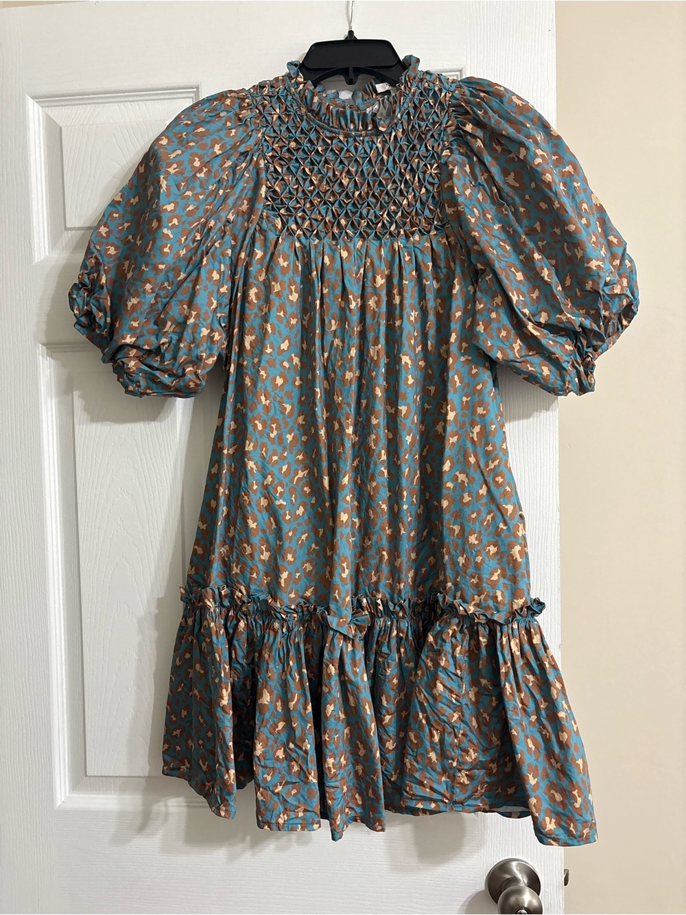 Tyler Boe XS Leopard Print Smocked Dress Blue Brown Puff Sleeve Tiered Mini Wome